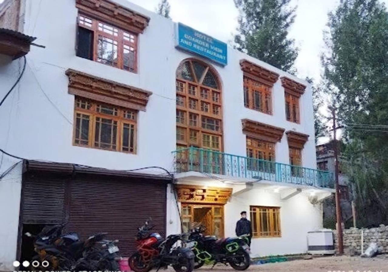 Hotel Border View Kargil Esterno foto