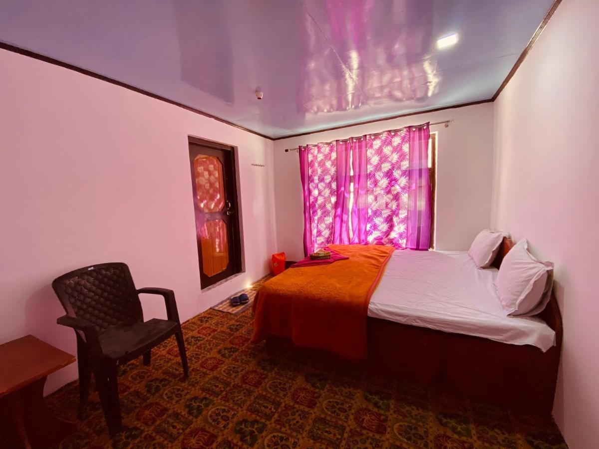 Hotel Border View Kargil Esterno foto